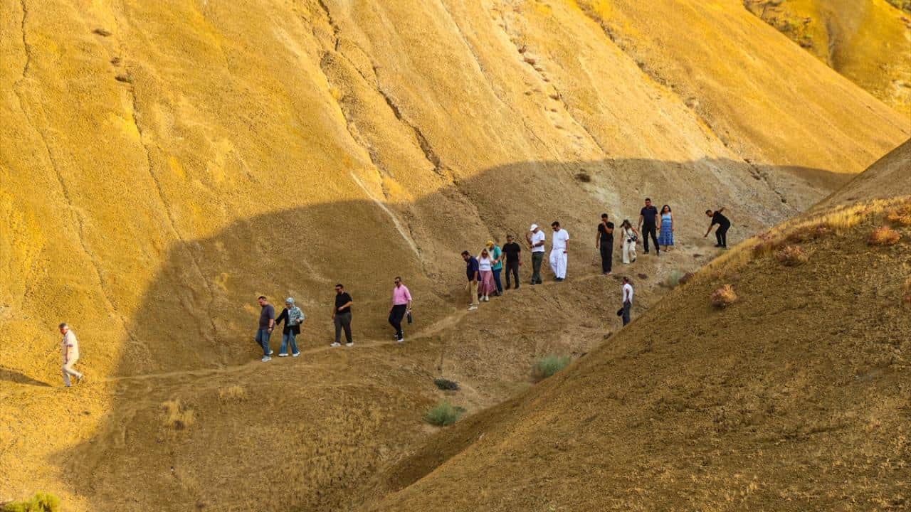 Foto - Gökkuşağı Tepeleri dikkat çekiyor! Ziyaretçilerine güzel manzaralar sunuyor
