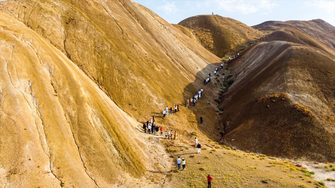 Foto - Gökkuşağı Tepeleri dikkat çekiyor! Ziyaretçilerine güzel manzaralar sunuyor