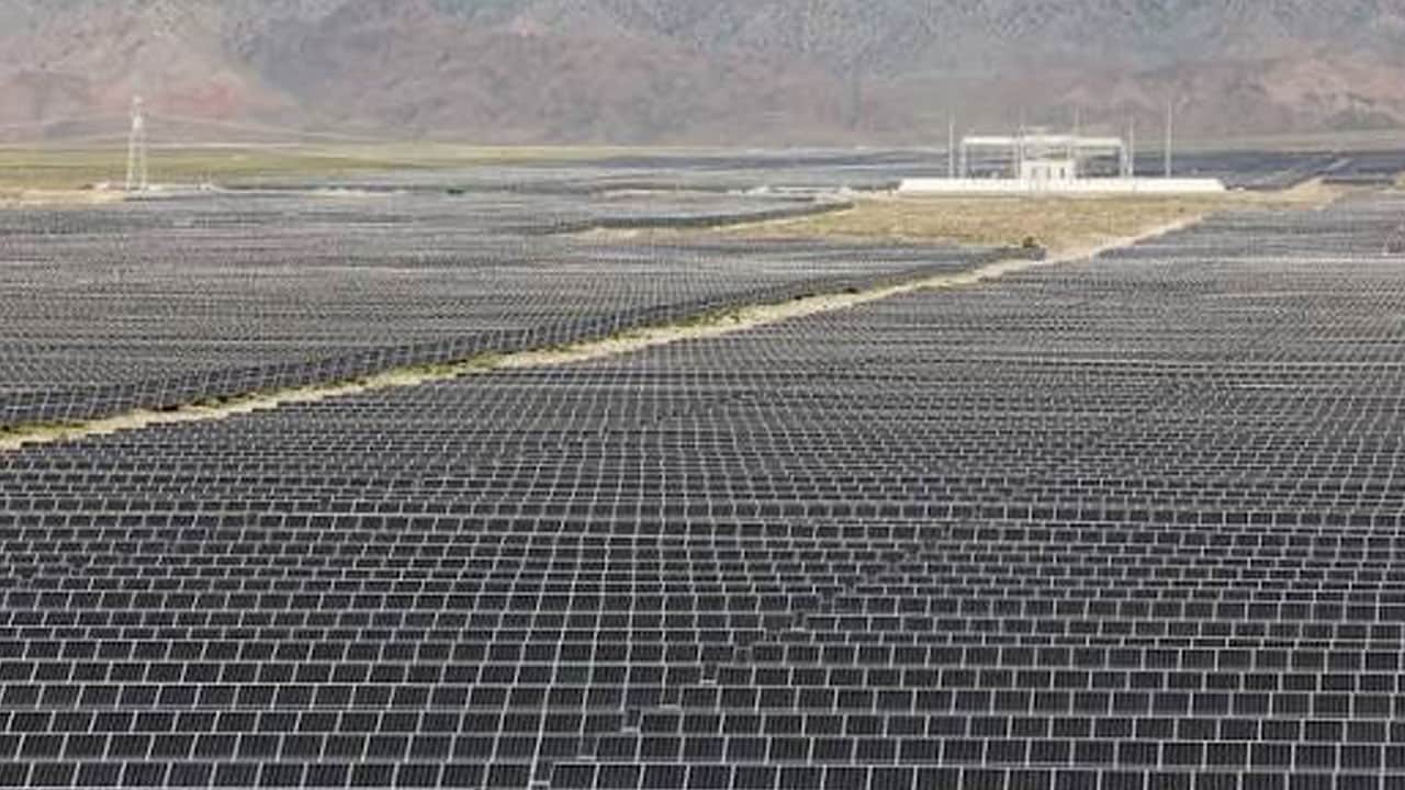 Foto - Güneş battıktan sonra da elektrik üretiyor! Çin’den bataryasız dev santral hamlesi