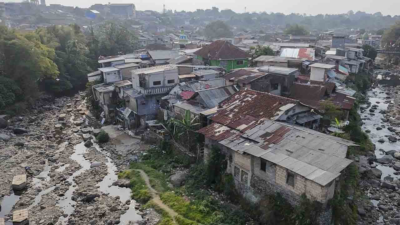 Güneydoğu Asya’da sular çekiliyor: Endonezya şiddetli kuraklığa teslim