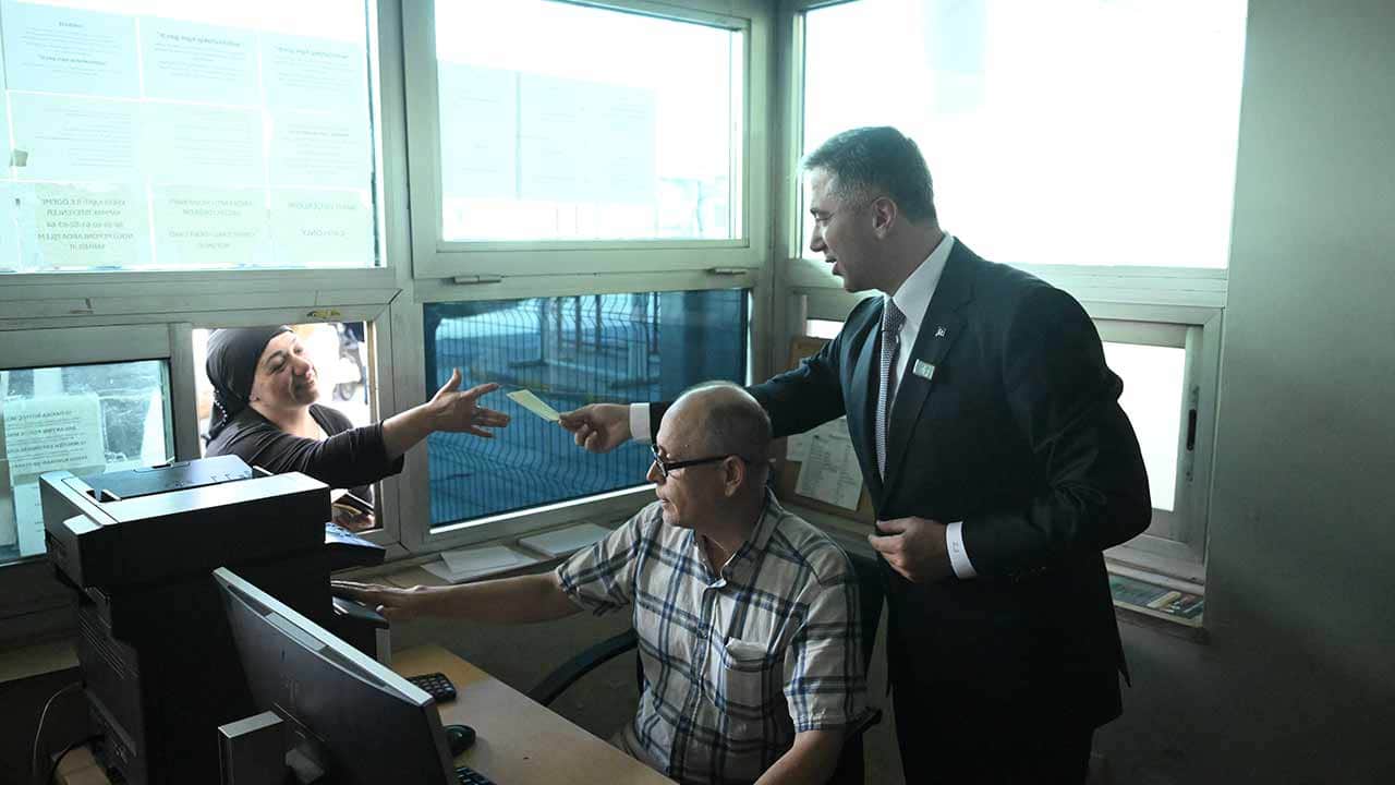 Foto - Gurbetçiler baba ocağını hüzünle terk ediyor… Başkan Erdoğan’ın selamıyla uğurlandılar