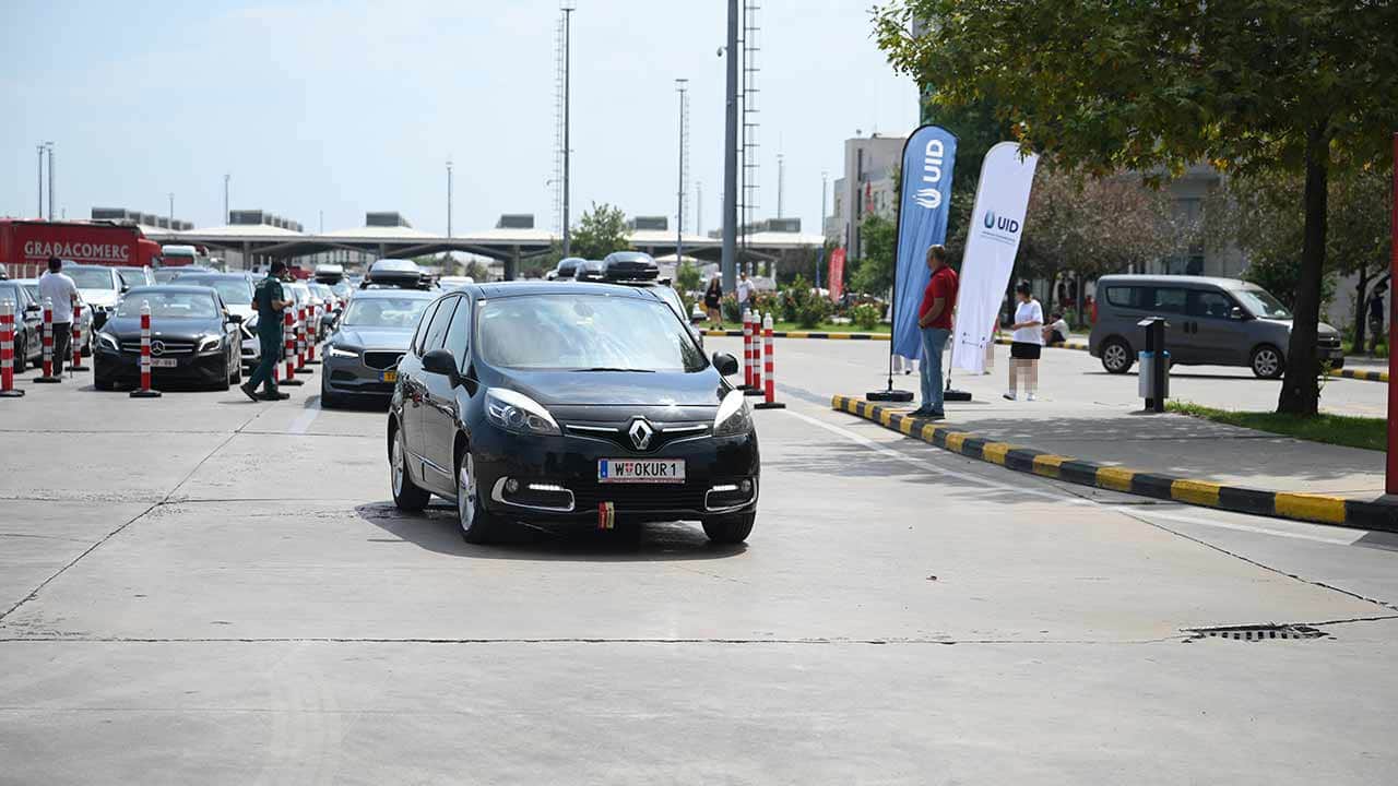 Foto - Gurbetçiler baba ocağını hüzünle terk ediyor… Başkan Erdoğan’ın selamıyla uğurlandılar