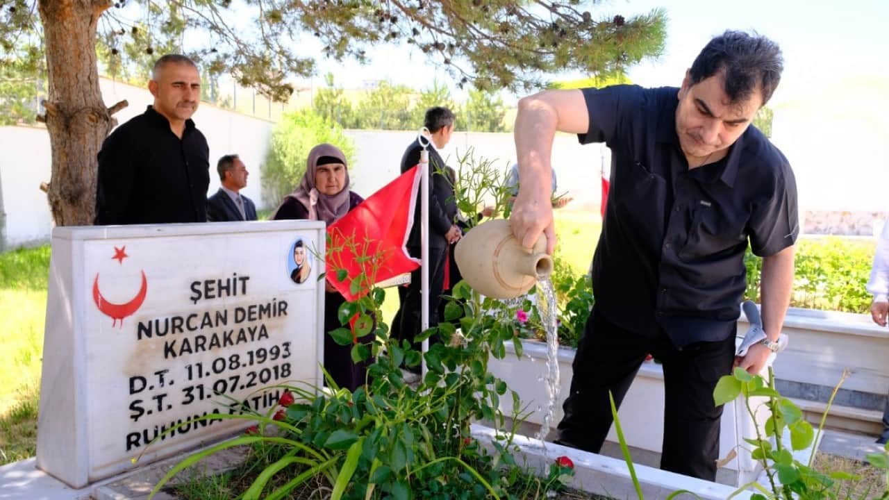 Foto - Hainler 8 yıl önce şehit etmişti! Bedirhan bebek ve annesi dualarla anıldı