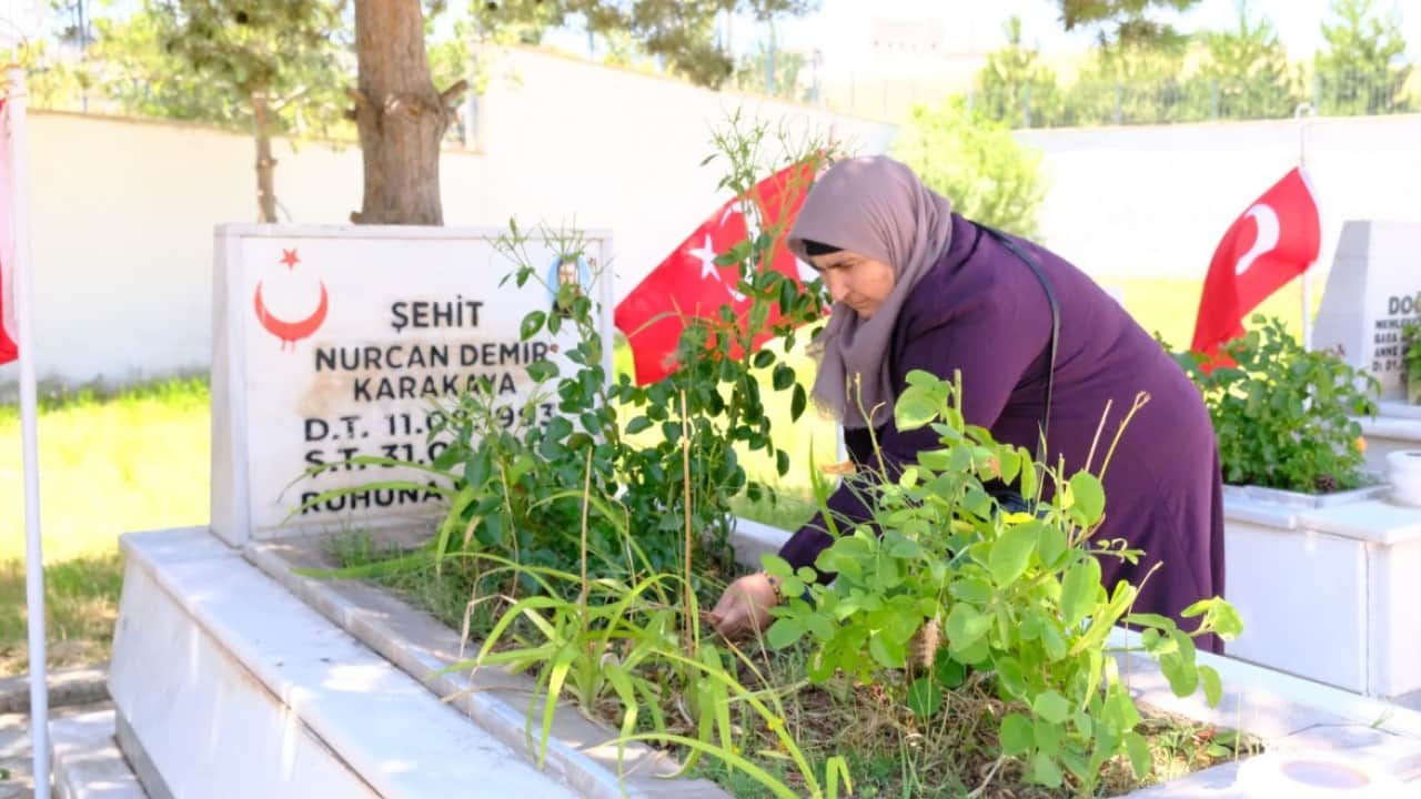 Foto - Hainler 8 yıl önce şehit etmişti! Bedirhan bebek ve annesi dualarla anıldı