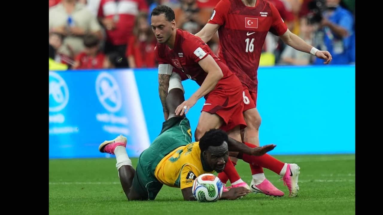 Foto - Hakan Çalhanoğlu Avustralya yenilgisini değerlendirdi: Bazen tokat yemek iyi gelir