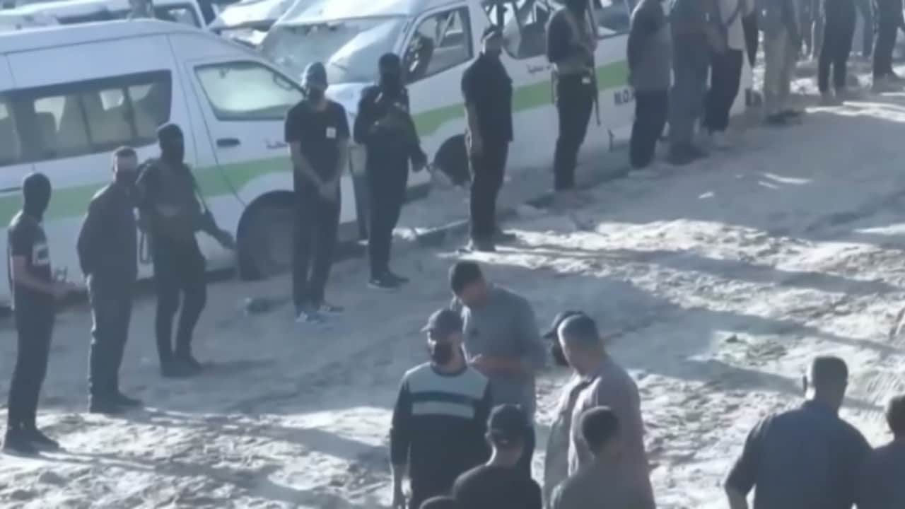 Foto - Hamas’la İsrail arasındaki esir takası başladı! İşte tüm dünyanın merak ettiği ilk görüntüler