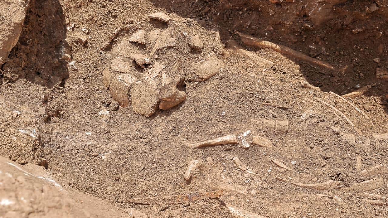 Foto - Hattuşa'da kazılar sürüyor! 2 bin 300 yıllık yeni mezarlar bulundu