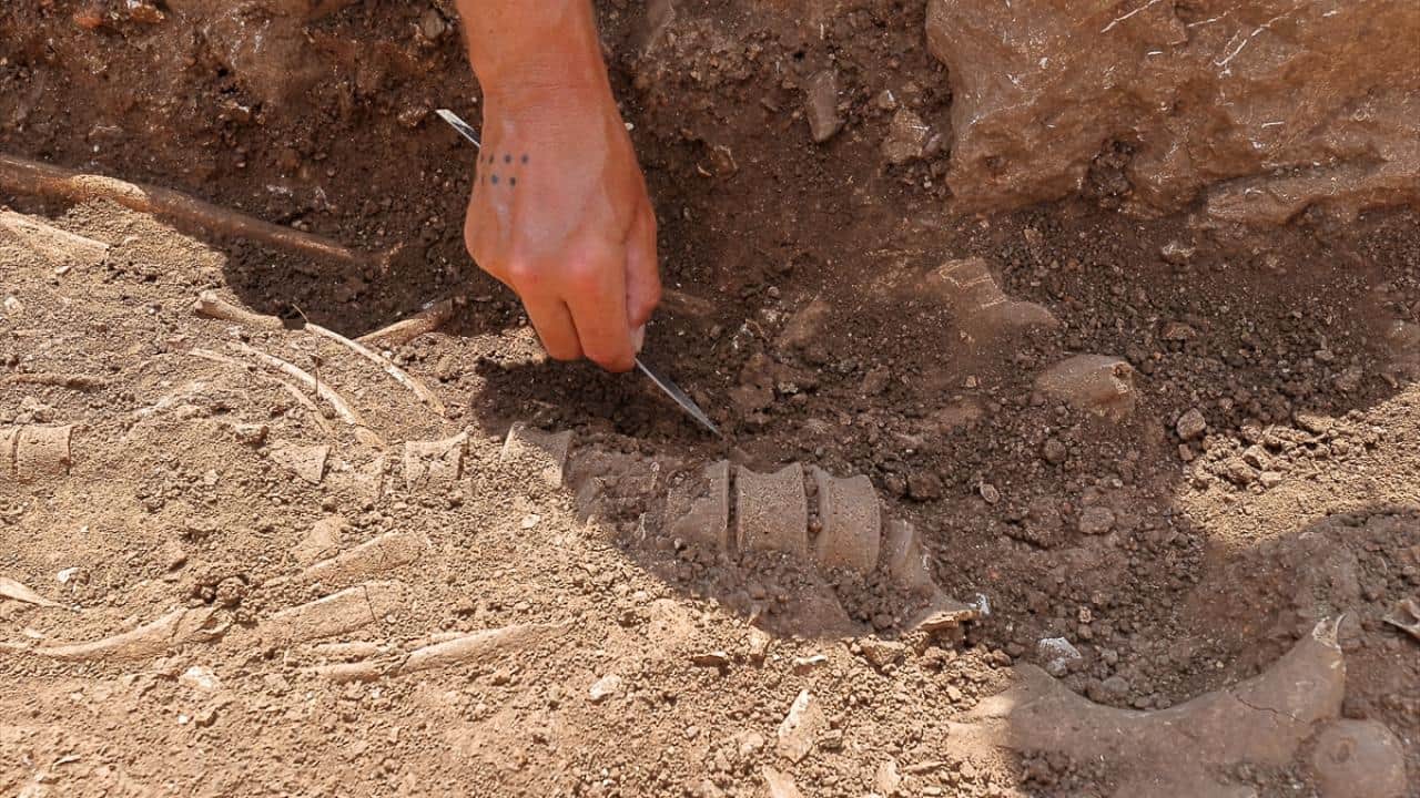 Foto - Hattuşa'da kazılar sürüyor! 2 bin 300 yıllık yeni mezarlar bulundu