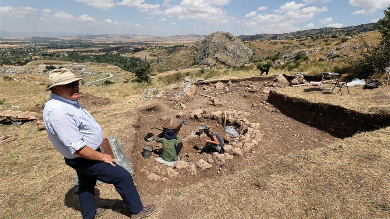 Foto - Hattuşa'da kazılar sürüyor! 2 bin 300 yıllık yeni mezarlar bulundu