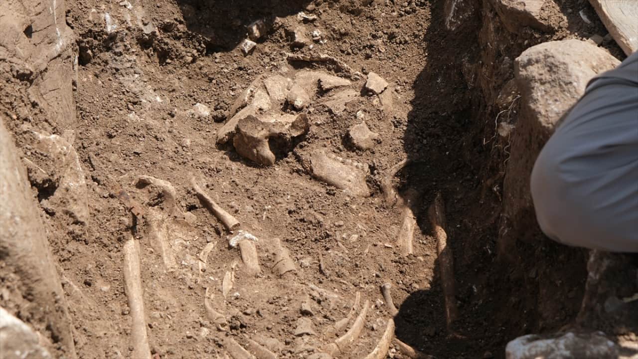 Foto - Hattuşa'da kazılar sürüyor! 2 bin 300 yıllık yeni mezarlar bulundu