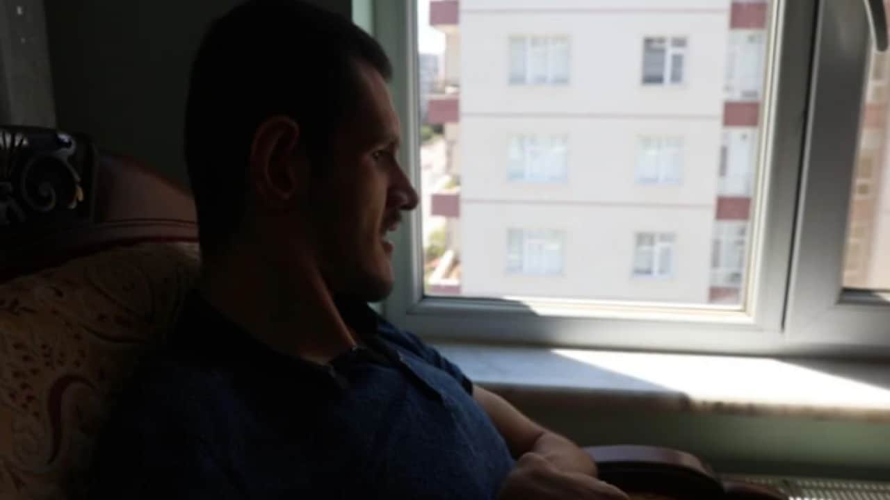 Foto - Hayatını kolaylaştırmak için her şeyi yapıyor: Beyin felçli oğluna 26 yıldır özenle bakıyor