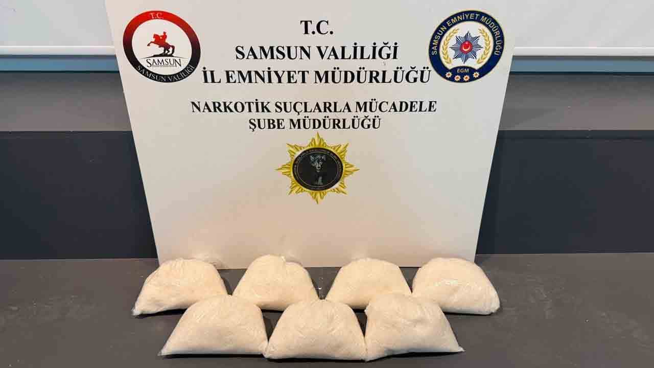 Foto - Hektör'ün burnu kaçırmadı: Tır yatağında uyuşturucu zulası!