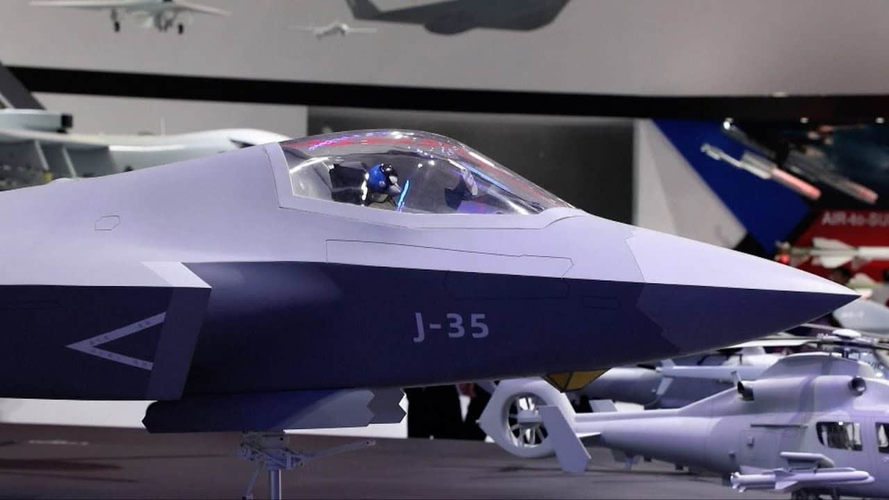Foto - Resmen doğruladılar: F-35 olmayınca J-35'ler ülkeye geliyor