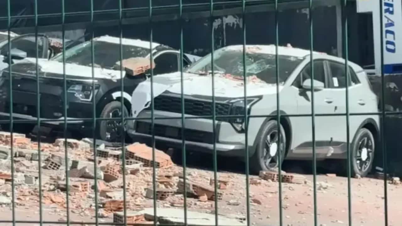Her şey bir anda oldu: 12 sıfır araçta 30 milyon liralık hasar!