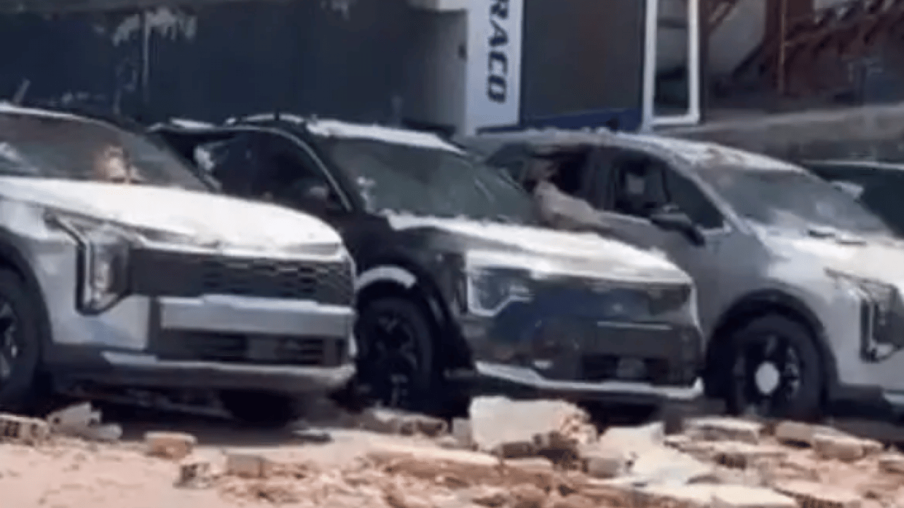 Foto - Her şey bir anda oldu: 12 sıfır araçta 30 milyon liralık hasar!