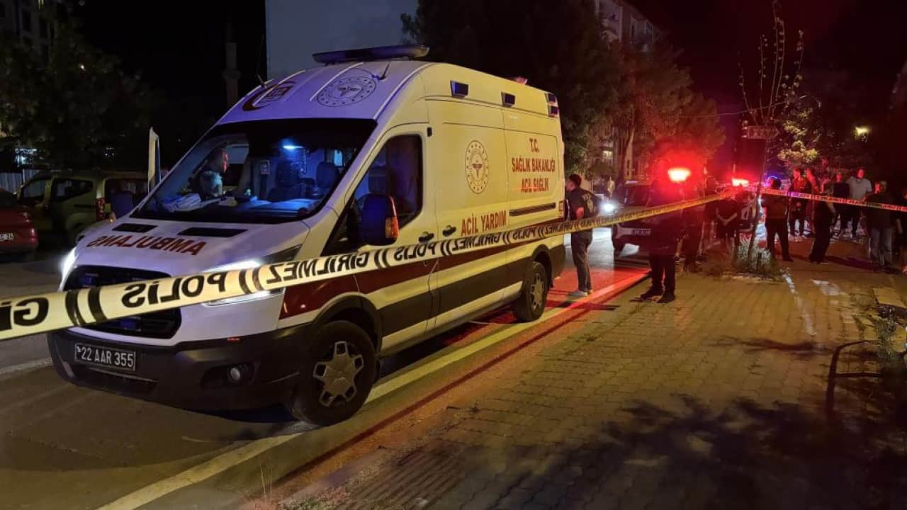 Foto - Her yeri didik didik ettiler Trafik kazasında kopan parmağı saatlerce aradılar