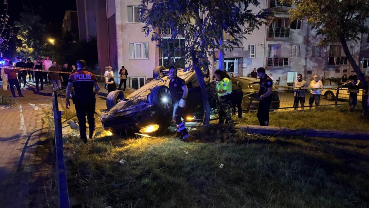Foto - Her yeri didik didik ettiler Trafik kazasında kopan parmağı saatlerce aradılar