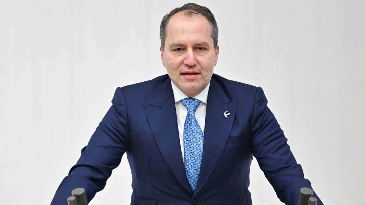 Foto - Herkes "evet" mi, "hayır" mı diyeceklerini merak ediyordu! Fatih Erbakan, tarihi görüşmeye dakikalar kala partisinin "çerçeve yasa" kararını açıkladı