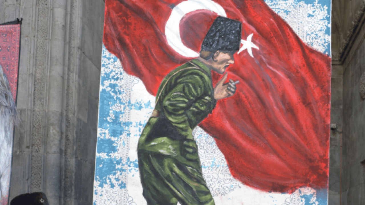 Foto - Hiç eğitim almadan başardı: Kilimlerin üzerine yaptığı resimlerle sergi açtı