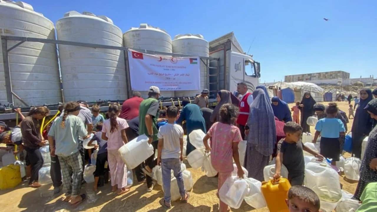 Hijyen kiti ve temiz içme suyu Kızılay’dan Gazze’ye 7/24 destek