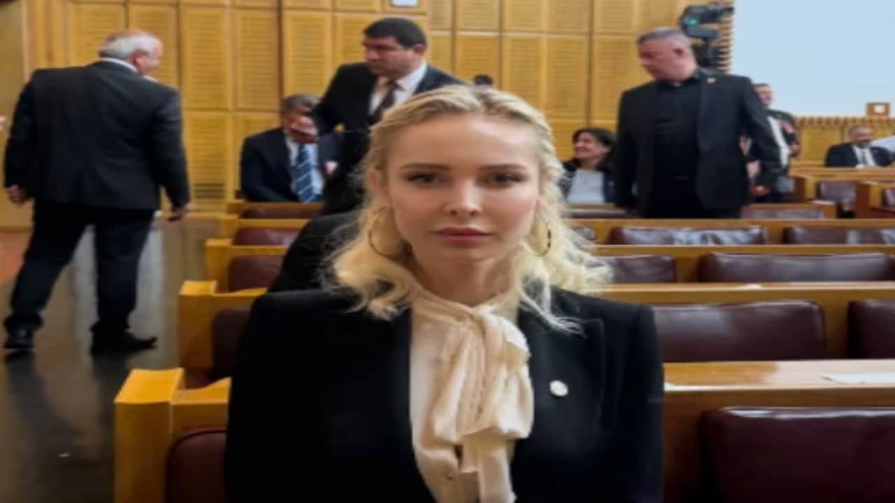 Foto - İbrahim Tatlıses’in eski eşi siyasete atıldı! Yeni partisi herkesi ters köşe yaptı