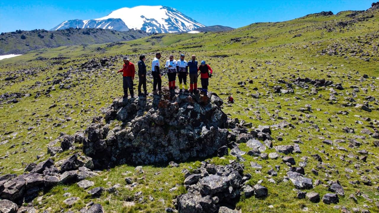 Foto - Iğdır 40 derece ile kavruluyor! Ağrı Dağı'nda ise bahar hüküm sürüyor