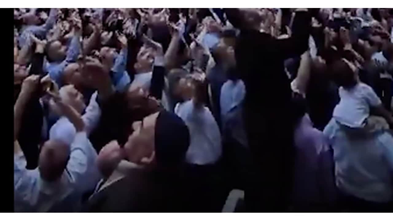 Foto - İğne atsan, yere düşmez... Liderleri tutuklandığı gün Alihan Kuriş’in yandaşlarından dikkat çeken açılış
