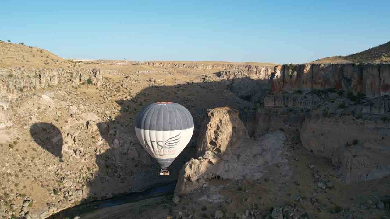 Foto - Ihlara Vadisi turistlerin gözdesi… Hava balonuyla gün doğumunu izlemek mest ediyor