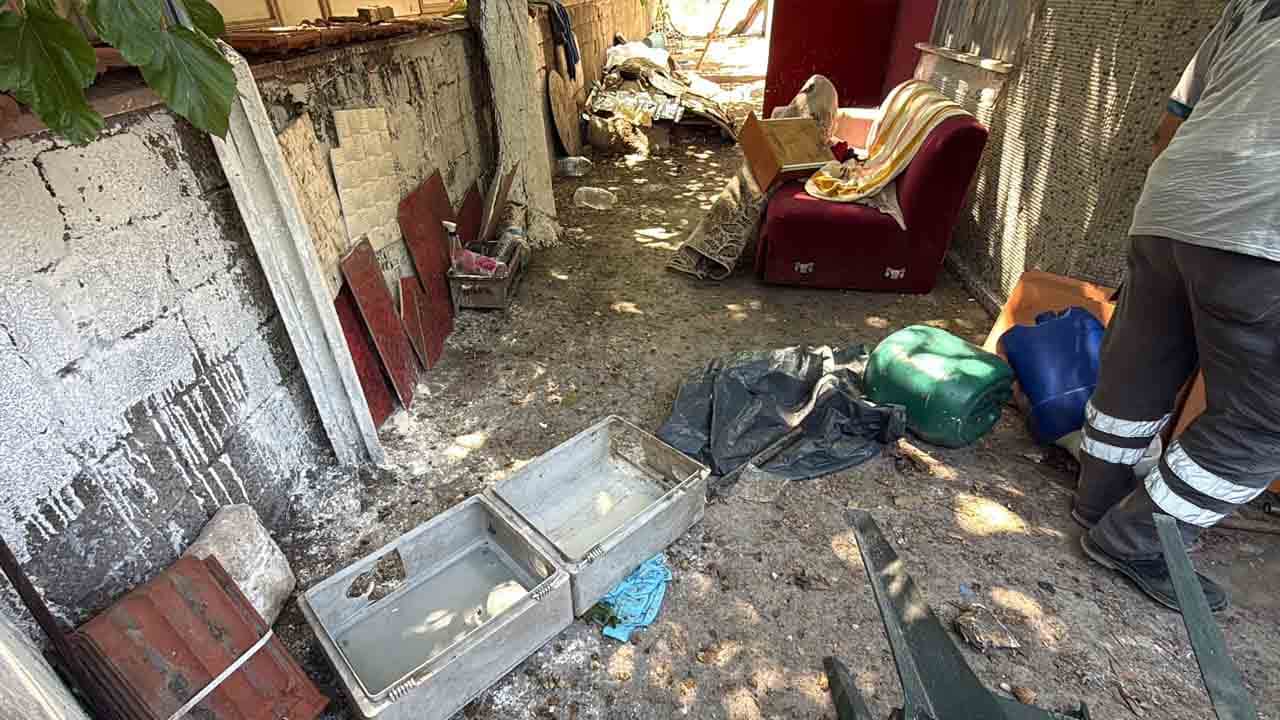Foto - İlçe sakinleri isyanda! Bu binadan pislik akıyor