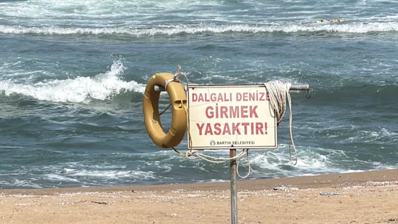 İnsan canı bu kadar ucuz mu?: Yasak tanımaz 37 kişi boğulmaktan kurtarıldı