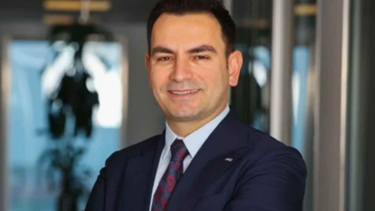 Foto - İnsansız otobüs projesi durdurulan Türk devinde beklenmedik gelişme: Görevden ayrıldı