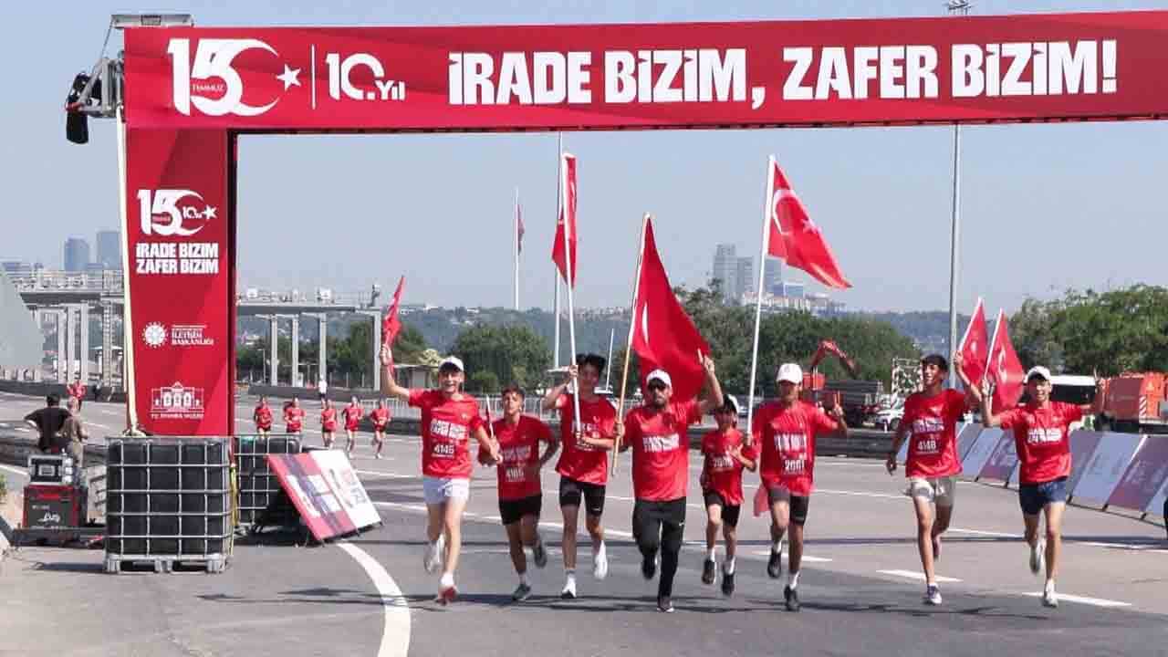 Foto - 'İrade Bizim, Zafer Bizim': Hafıza Müzesi’ne hafıza tazeleme yürüyüşü