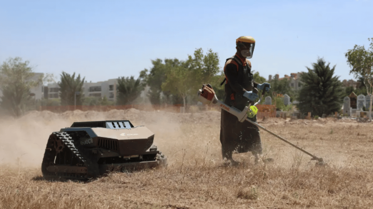 Foto - İşçilerin yerini aldılar: Robotlar sahada çalışmaya başladı!