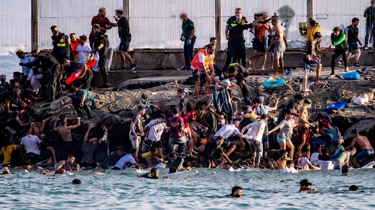 Foto - İspanya ile İtalya arasında sınır kontrolü gerilimi