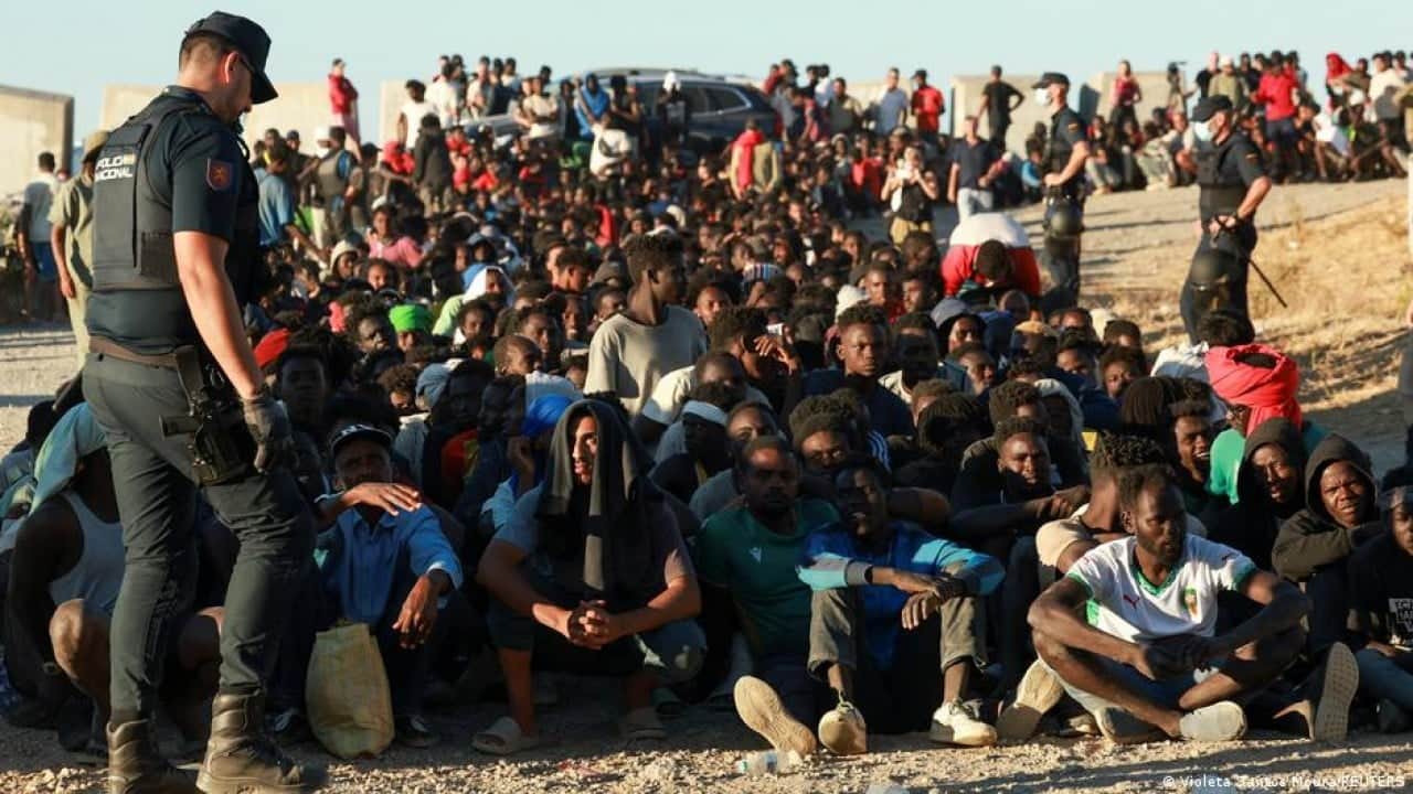 Foto - İspanya ile İtalya arasında sınır kontrolü gerilimi