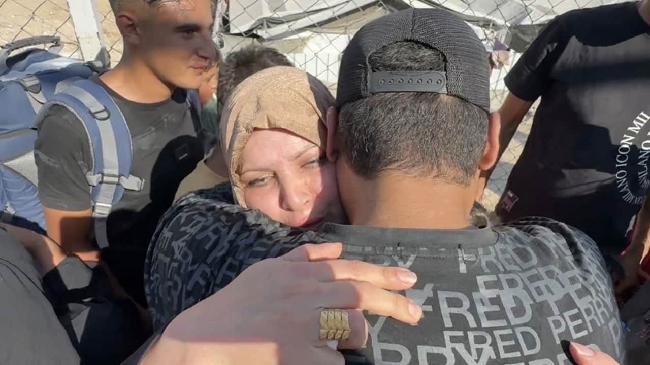 Foto - İsrail zulmü bitmiyor! Gazze’ye dönmelerine izin verilmeyen 74 Filistinli, 3 yıl sonra ailelerine kavuştu