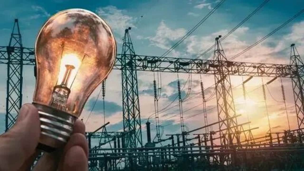 Foto - İstanbul'a 9 saatlik elektrik kesintisi ! 22 ilçede şalterler iniyor!