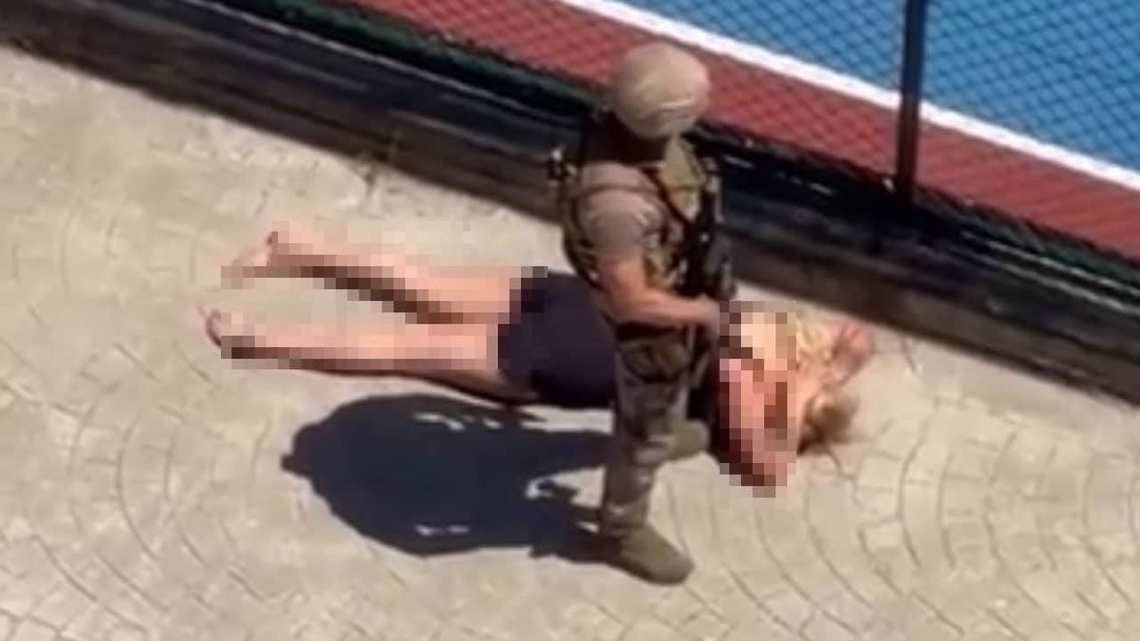Foto - İstanbul'da Özel Hareket operasyonu! Fotoğrafı gündem olan kadın bakın kimmiş