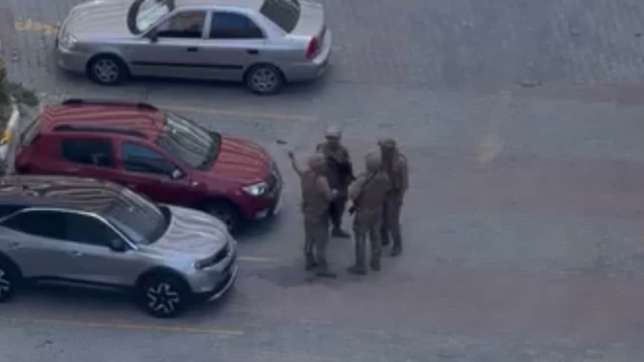 Foto - İstanbul'da Özel Hareket operasyonu! Fotoğrafı gündem olan kadın bakın kimmiş
