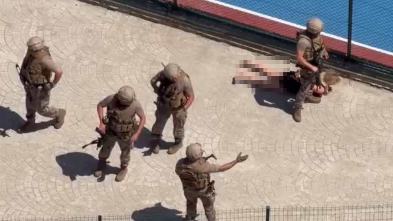 Foto - İstanbul'da Özel Hareket operasyonu! Fotoğrafı gündem olan kadın bakın kimmiş