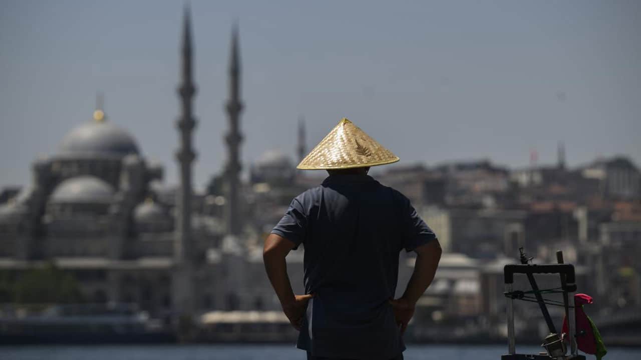 Foto - İstanbul’da poyraz etkili oluyor ama... Tarih verildi o gün sıcaklıklar 40 dereceye dayanacak
