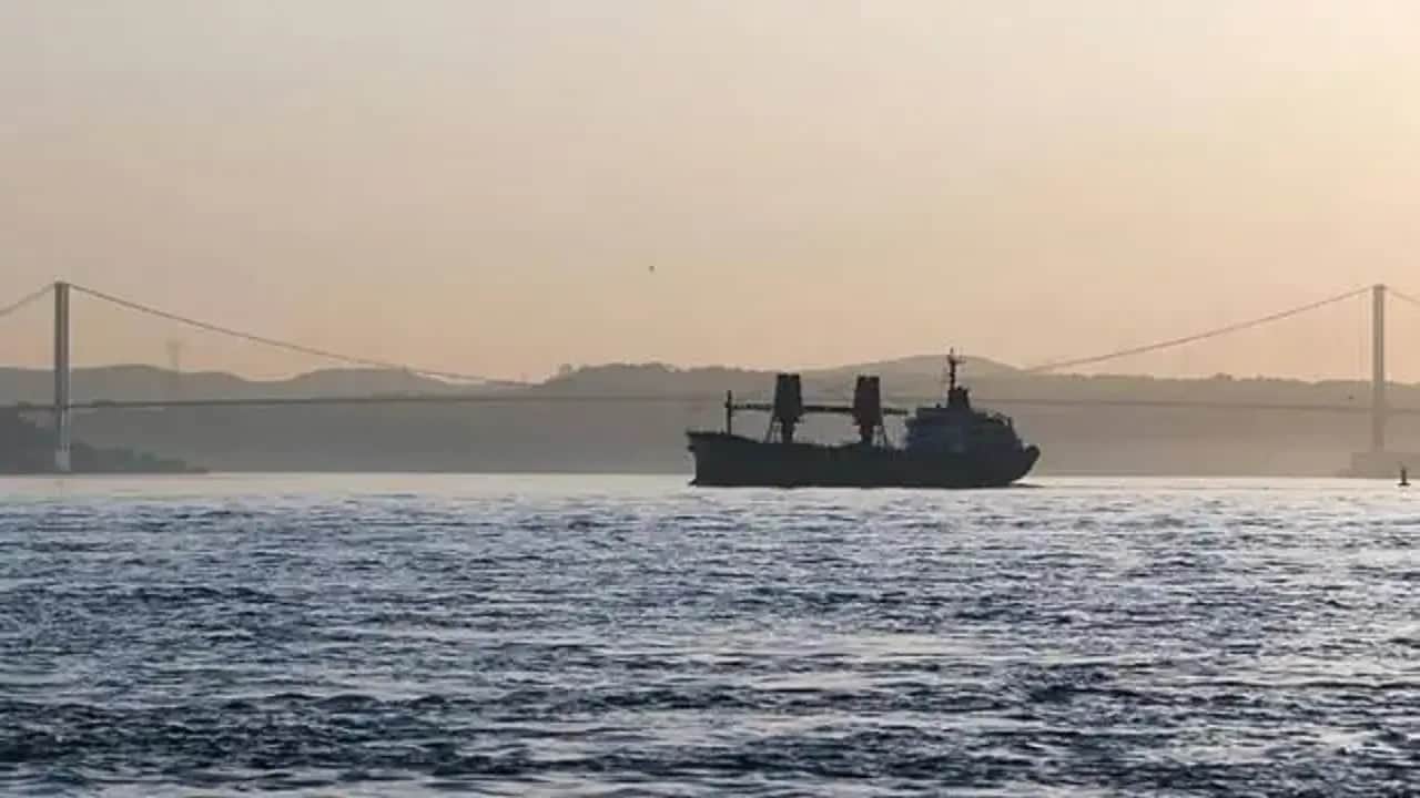 Foto - İstanbul’da Rus gemisi paniği: Boğaz gemi trafiğine hemen kapatıldı