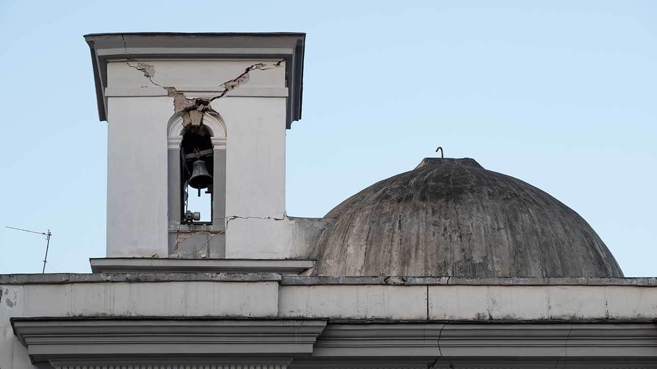 İtalya'yı deprem vurdu! Yıkım böyle görüntülendi