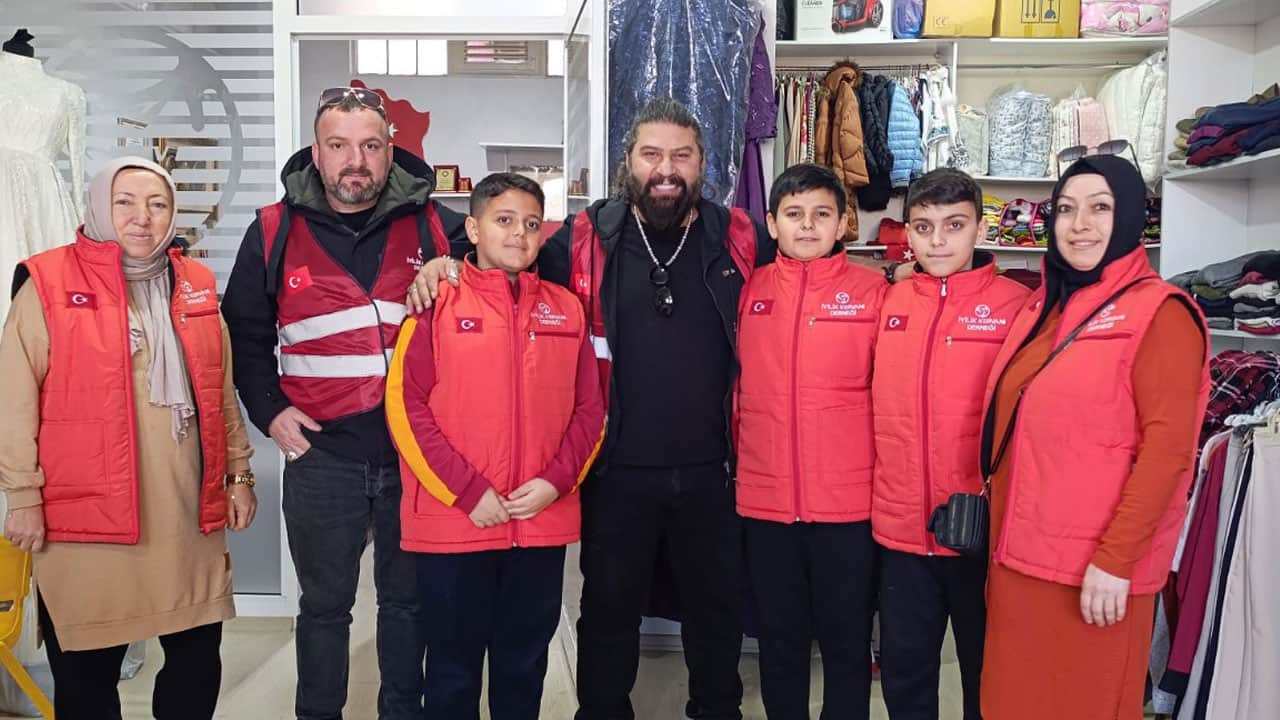 Foto - İyilik Kervanı Derneği daima mazlumun ve mağdurun yanında! Kömürlükten dünyaya uzanan İyilik Kervanı...