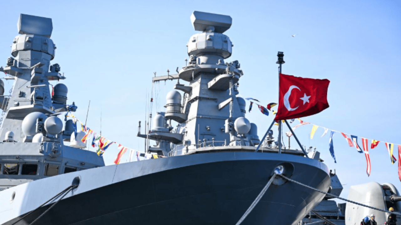 Foto - İzmit Körfezi’nde nefes kesen buluşma: Türk donanması halkı selamlayacak