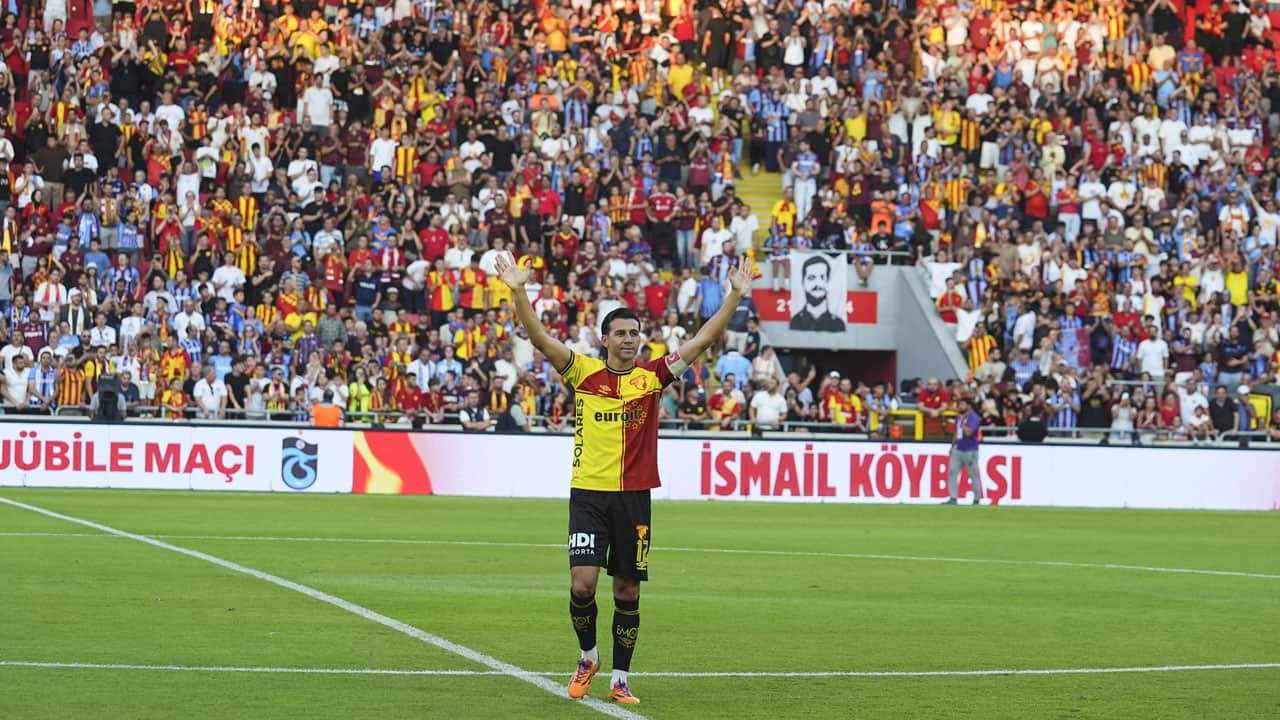 Foto - Jübile maçını Göztepe kazandı! İsmail Köybaşı yeşil sahalara veda etti
