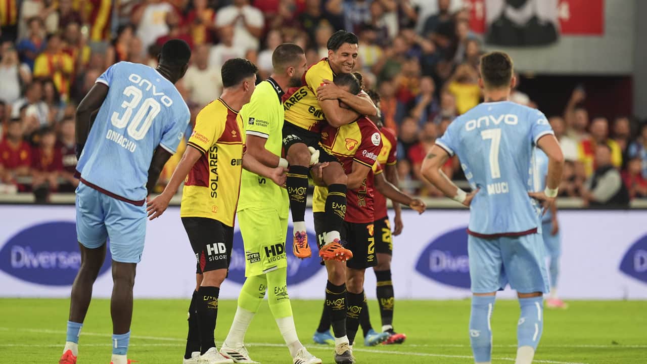 Foto - Jübile maçını Göztepe kazandı! İsmail Köybaşı yeşil sahalara veda etti