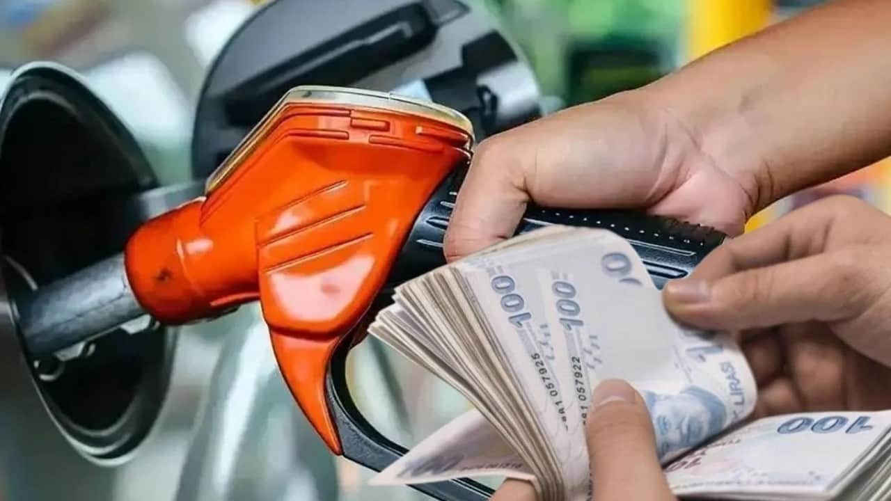 Foto - ‘Kademeli ÖTV’ uygulamasıyla 9 lira indirim Motorinde büyük düşüş