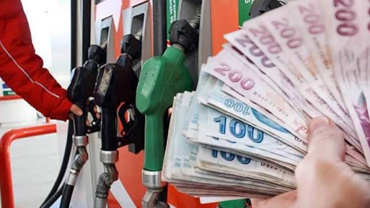 Foto - ‘Kademeli ÖTV’ uygulamasıyla 9 lira indirim Motorinde büyük düşüş