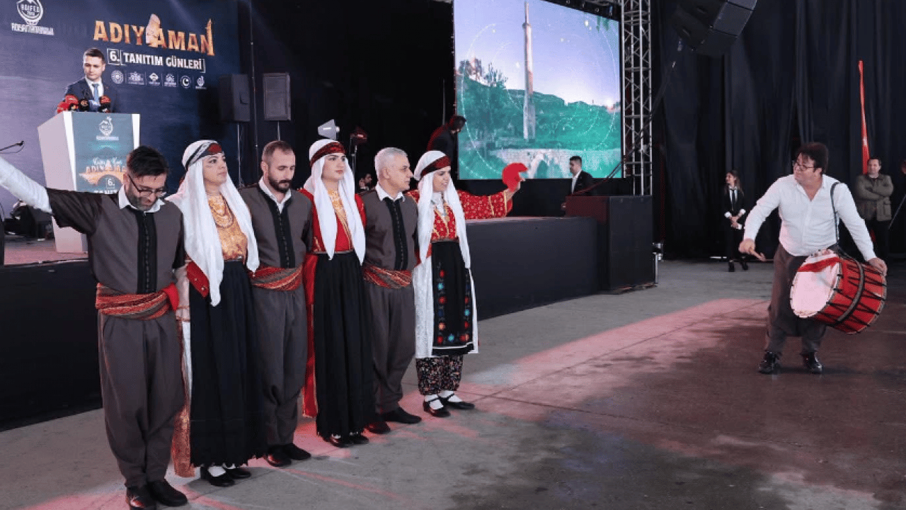 Foto - Kadim medeniyetler şehri Adıyaman, kültürü, tarihi ve dayanışma ruhu ile İstanbul’da tanıtıldı